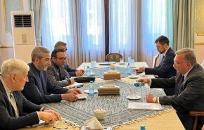 باقري يجتمع مع أولیانوف في فيينا