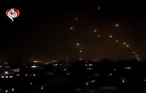 شاهد كيف امطرت المقاومة الفلسطينية تل أبيب بالصواريخ 