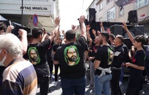 آلاف الأتراك يحيون ذكرى استشهاد الإمام الحسين( ع )