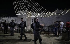 بالفيديو...إصابة 10 صهاينة بإطلاق نار على حافلة في القدس المحتلة