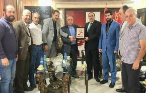 سفير اليمن لدى سوريا يلتقي وفداً من تحالف القوى الفلسطينية في دمشق