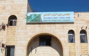 أهالي دير الزور يقتحمون مبنى المجلس التابع لـ