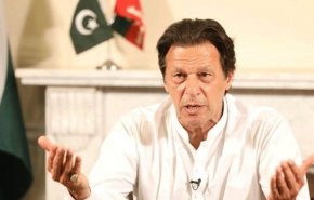 الشرطة الباكستانية توجه تهم الإرهاب لعمران خان