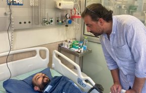 شاهد.. سلطات الاحتلال تمنع مراسل قناة العالم من إجراء مقابلة مع الاسير العواودة 