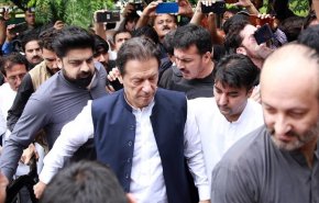  باكستان.. عمران خان يمثل أمام القضاء بتهمة 
