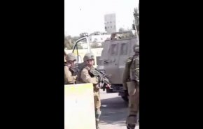 الاحتلال يطلق النار على فلسطيني بزعم طعنه مستوطنا شمال شرق الخليل