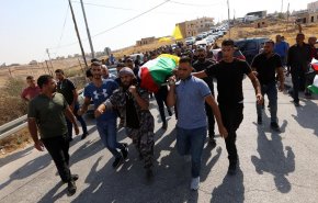 بالصور.. الفلسطينيون يشيعون الشهيد الأسير أبو محيميد في بيت لحم