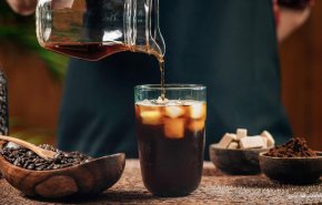 أطباء يحذرون من تناول مشروب قهوة مثلج لهذا السبب