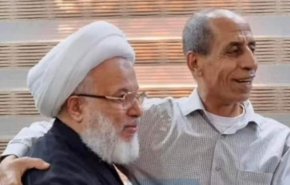 ممثل آية الله السيستاني يستقبل والد الشهيد محمد الدرة في مكتبه