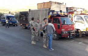 مغادرة اول قافلة للنازحين السوريين من لبنان قريبا