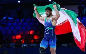 المصارع الإيراني 