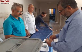 شاهد.. مواطنو مدينة دوما يختارون ممثليهم للمجالس المحلية