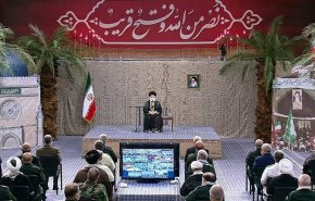 قائد الثورة : الدفاع المقدس وحد الشعب وحول البلاد إلى وحدة متكاملة