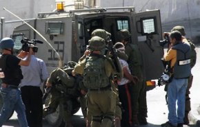اعتقالات في مناطق متفرقة بالضفة المحتلة