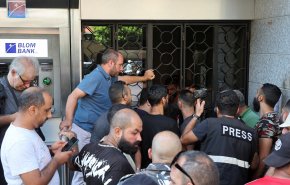 شاهد.. ما وراء كواليس اقتحامات مصارف لبنان؟