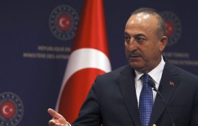 تشاووش أوغلو: أردوغان يريد عقد اجتماع بين بوتين وزيلينسكي
