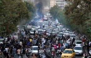 إيران تتوعد أعداءها بالهزيمة وتضييق السعودية على نشطاء حقوق الإنسان