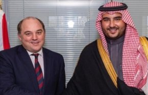 وزير الدفاع البريطاني يهاتف نظيره السعودي