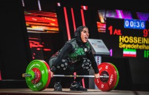 رباعة ايرانية تحصد 3 ذهبيات في بطولة آسيا لرفع الاثقال