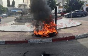 بالصور.. اندلاع اشتباكات بين متظاهرين والأمن التونسي 