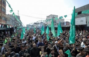 شاهد.. آلاف الفلسطينيين يشاركون في مسيرة حاشدة شمالي غزة 