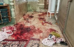 فيديو جديد يكشف لحظة دخول إرهابي مسلح إلى مرقد شاهجراغ في مدينة شيراز