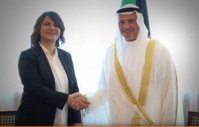 المنقوش تلتقي نظيرها الكويتي على هامش القمة العربية