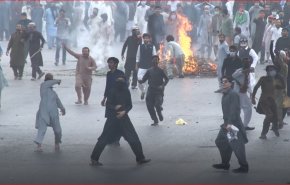 عمران خان يستعد بتوجيه ضربة قاضية للحكومة.. شاهد الفيديو