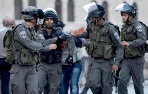 خلال اقتحامات..الاحتلال يعتقل عددا من الفلسطينيين في القدس والخليل

