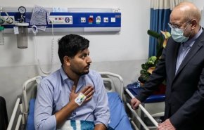 قاليباف يزور عددا من جرحى قوى الامن الداخلي في المستشفى