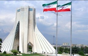 طهران تدين لقاء ماكرون باحد الرموز المعادية لايران