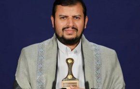 شاهد/ سوداني يجهش بالبكاء بمجرد الحديث عن عبدالملك الحوثي