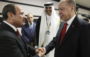 أول مصافحة بين السيسي وإردوغان على هامش بطولة كأس العالم
