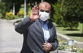 الرئيس الإيراني يوافق على استقالة رستم قاسمي وزير الطرق