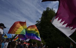 شاهد.. لهذا السبب قطر تصفع المثليين