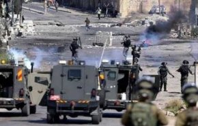 مواجهات بين الفلسطينيين وقوات الاحتلال في مناطق متفرقة بالضفة الغربية