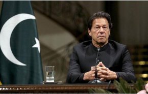 عمران خان يتعهد القتال 