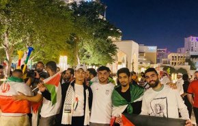 الجمهور الفلسطيني يساند شقيقة الايراني لمباراته المرتقبة مع المنتخب الأمريكي + صور