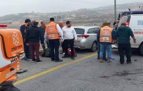 شاهد.. الاحتلال يطلق النار على شاب فلسطيني  بزعم تنفيذه عملية دهس لمجندة اسرائيلية
