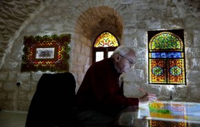 فنان فلسطيني يحافظ على فن