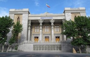 الخارجية الايرانية تستدعي السفير الفرنسي لدى طهران