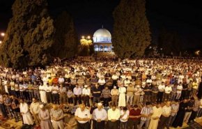 60 ألفا يؤدون صلاة الجمعة في رحاب المسجد الأقصى