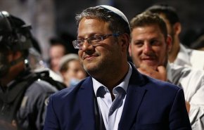 المتطرف بن غفير يشيد بجندي صهيوني أعدم شابًا فلسطينيًا 