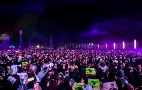 شاهد/اب سعودي تتعرض بناته للتحرش في حفل مدل بيست