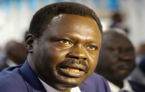 السودان.. حاكم دارفور يلوح بالانفصال ويشبه الاتفاق الإطاري باتفاق أديس أبابا