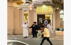 بالصورة: حاخام يهودي في بلاد الحرمين وعلماءها في السجون!