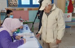 تونس.. دعوات لرحيل قيس سعيد بعد نسب تصويت هزيلة وغير مسبوقة للانتخابات التشريعية