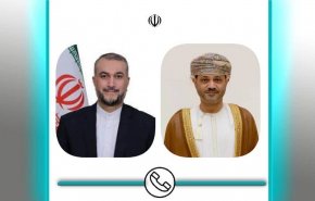 وزير الخارجية العماني يجري مباحثات هاتفية مع نظيره الإيراني
