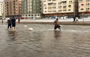 بالفيديو..  في مكة المكرمة ..من سيعوض الناس عما يحدث من سيول؟