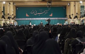 قائد الثورة: موقفنا في قضية المرأة موقف المطالبة وليس الدفاع تجاه الادعياء الغربيين المنافقين